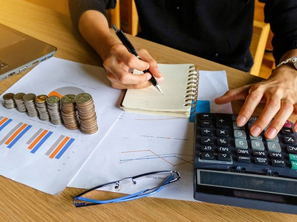 Nỗ lực thoái nợ, đại gia tìm chốn yên thân
